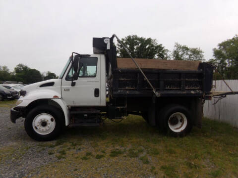 2002 International DuraStar 4300 for sale at Trade Zone Auto Sales in Hampton NJ