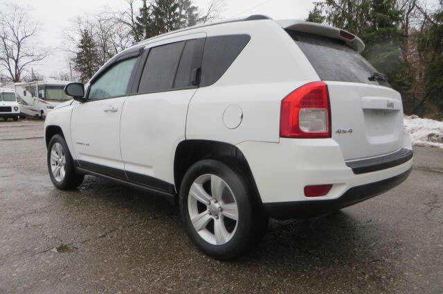 2013 Jeep Compass null photo 3