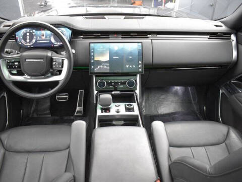 2023 Land Rover Range Rover P400 SE LWB