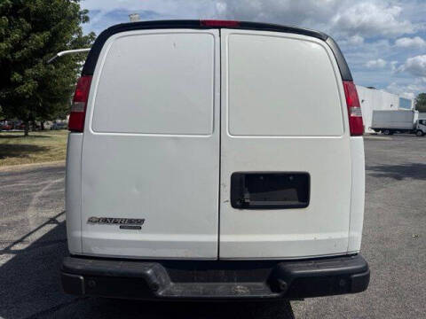 2023 Chevrolet Express 2500