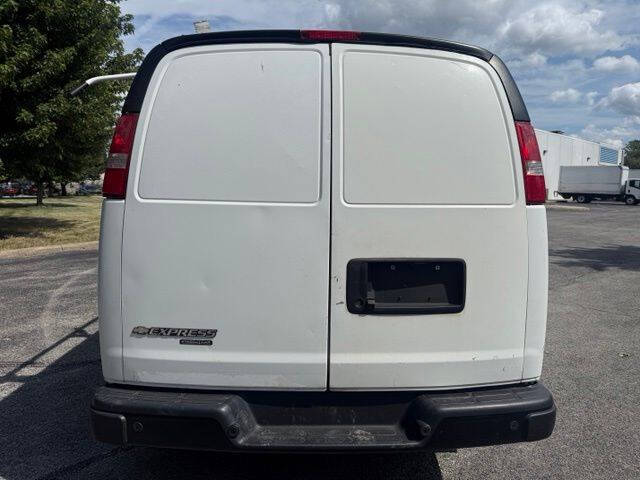 2023 Chevrolet Express 2500