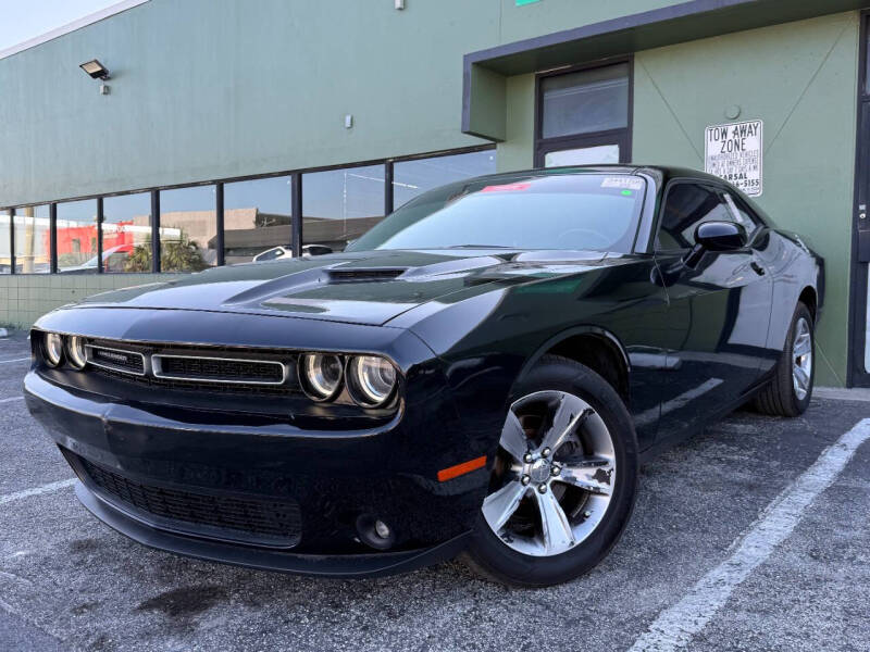 2021 Dodge Challenger SXT's photo