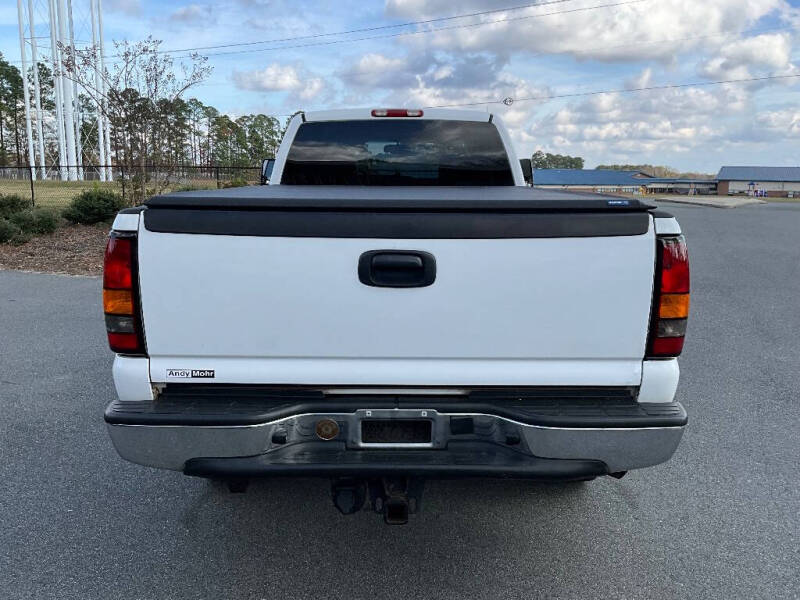 2005 GMC Sierra 2500HD