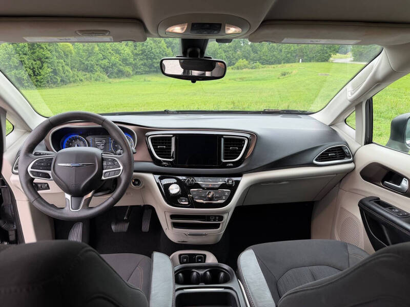 2017 Chrysler Pacifica Touring Plus