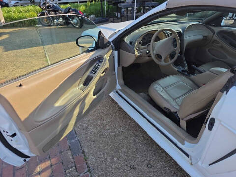 2000 Ford Mustang