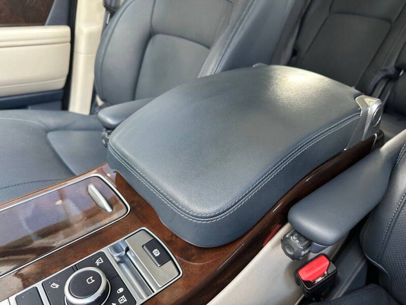 2020 Land Rover Range Rover P525 HSE