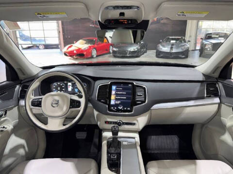 2022 Volvo XC90 T5 Momentum
