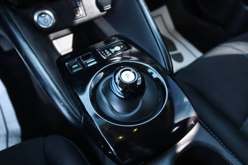 2020 Nissan LEAF SV