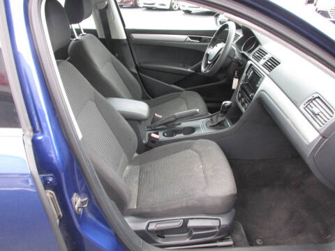 2016 Volkswagen Passat 1.8T S