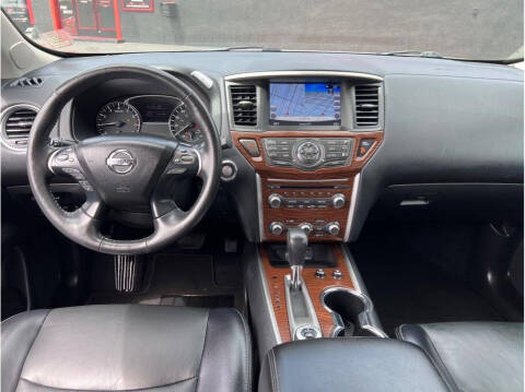 2020 Nissan Pathfinder Platinum