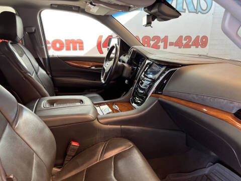 2017 Cadillac Escalade Luxury