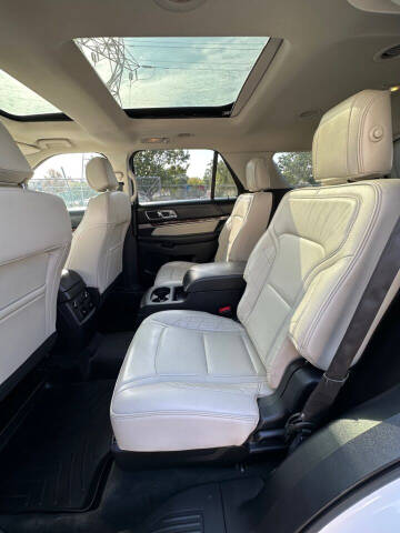 2017 Ford Explorer Platinum