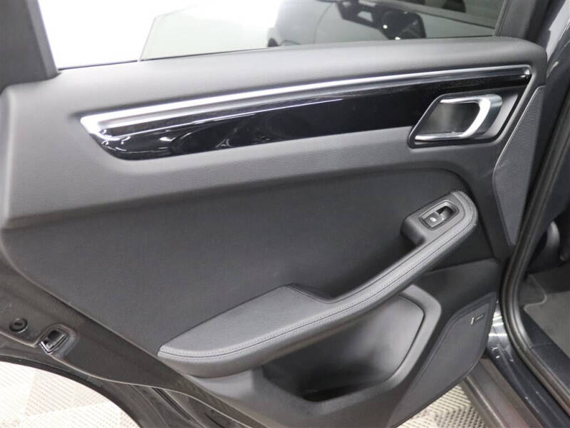 2022 Porsche Macan