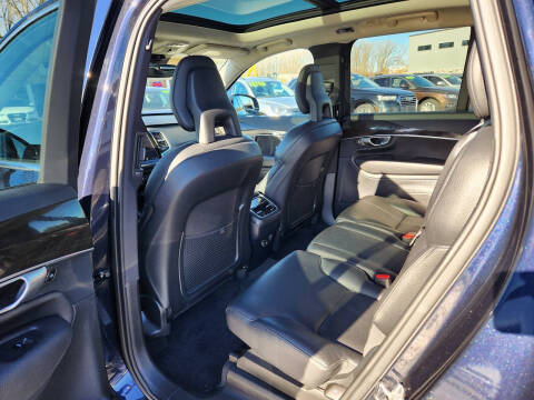 2017 Volvo XC90 T6 Momentum