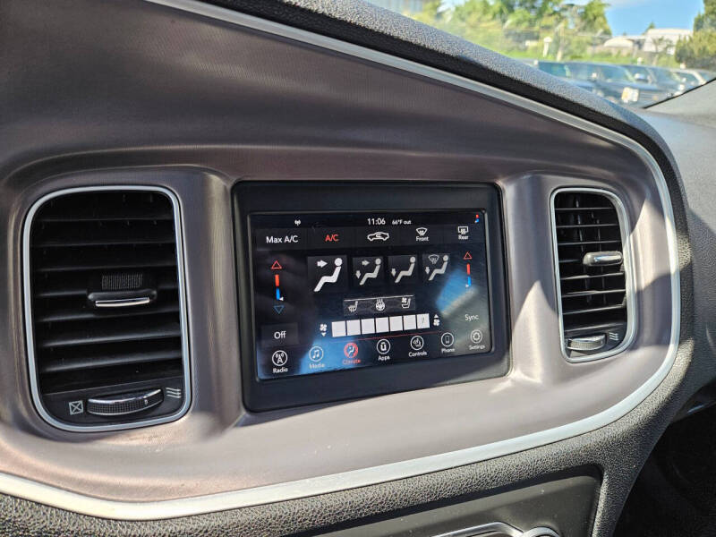 2019 Dodge Charger SXT