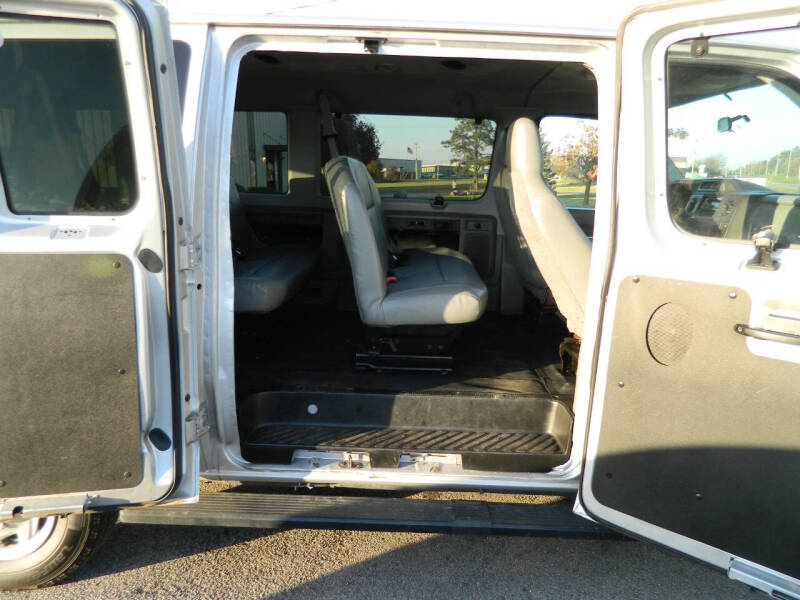 2011 Ford E-Series E-350 SD XL