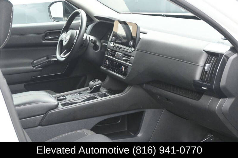 2024 Nissan Pathfinder S
