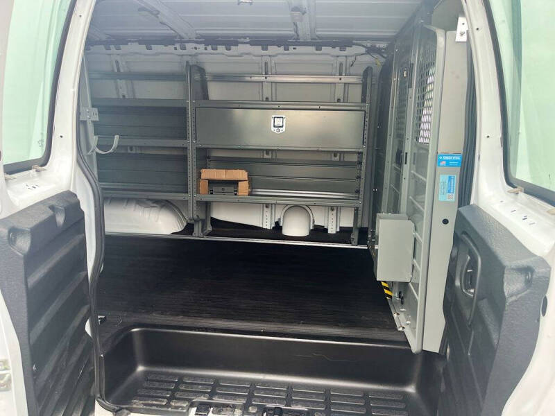 2025 GMC Savana 3500
