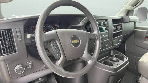 2025 Chevrolet Express LT 3500