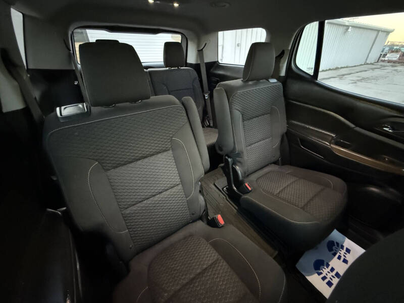 2017 GMC Acadia SLE-2