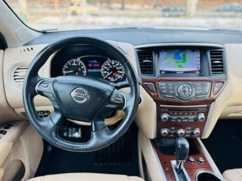 2017 Nissan Pathfinder Platinum