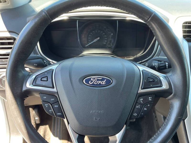 2015 Ford Fusion SE