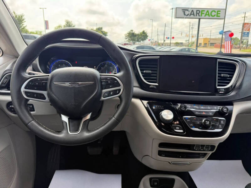 2022 Chrysler Pacifica Touring L