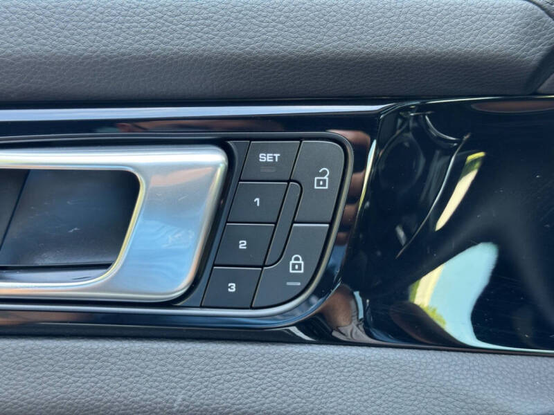 2023 Porsche Panamera 4 E-Hybrid