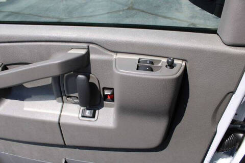 2025 Chevrolet Express 3500