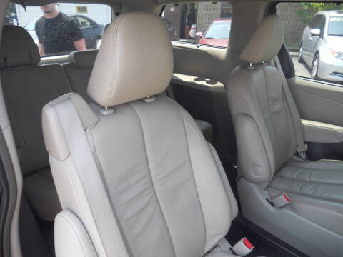 2012 Toyota Sienna XLE 7-Passenger