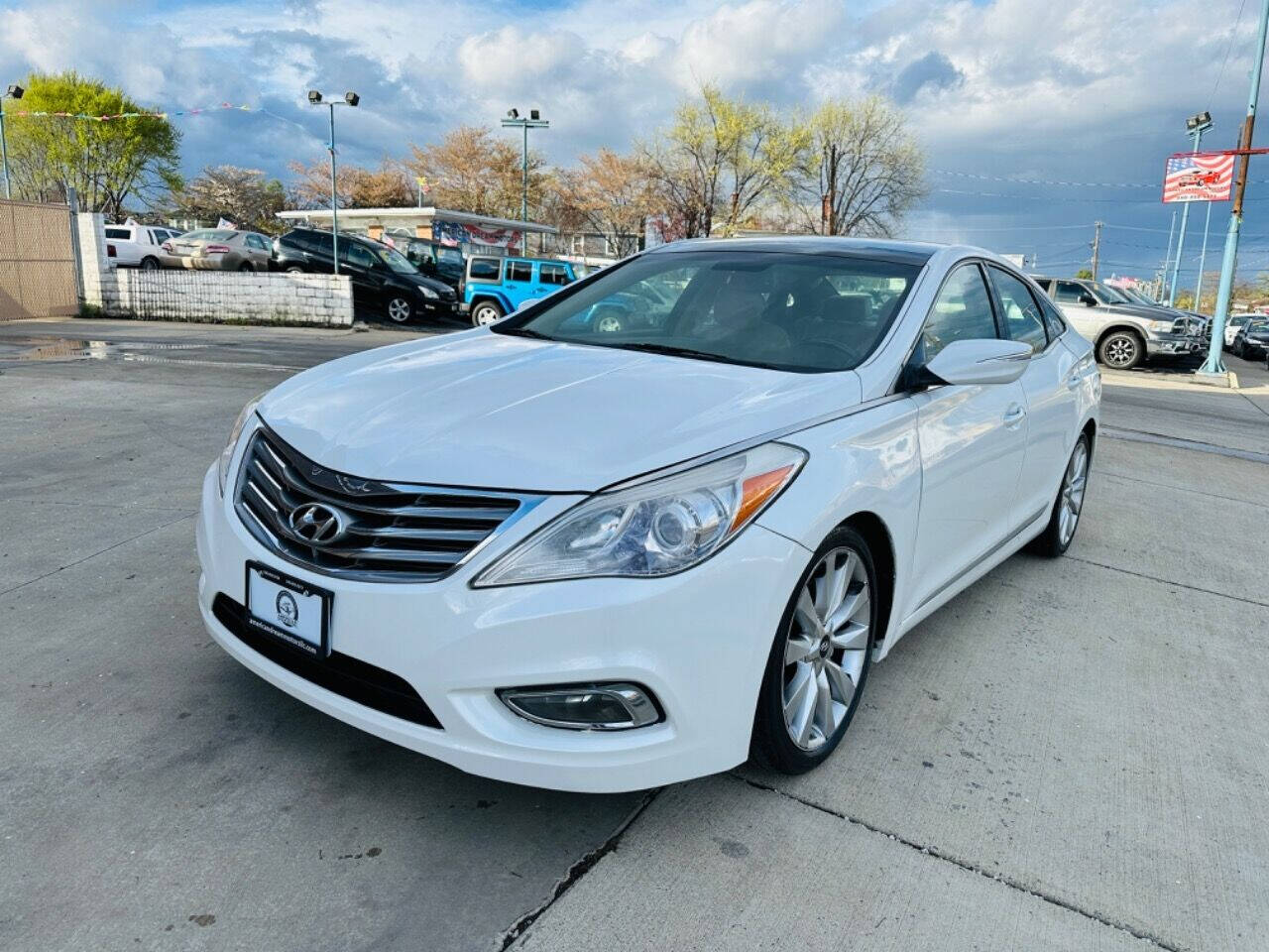 2013 Hyundai Azera for sale at American Dream Motors in Winchester, VA