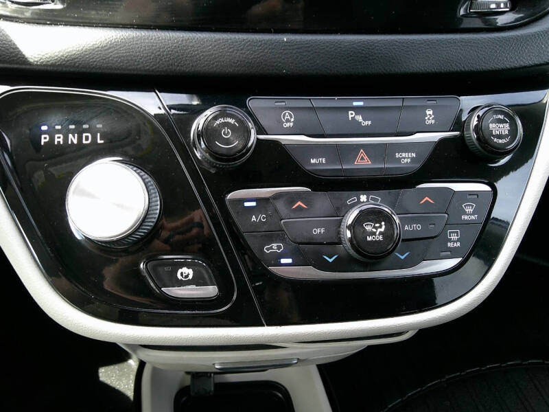 2019 Chrysler Pacifica Touring L