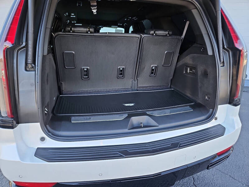 2023 Cadillac Escalade Sport