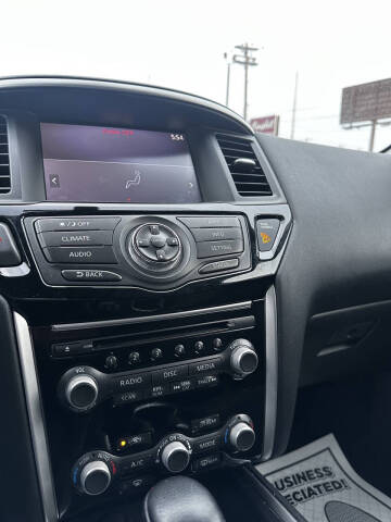 2018 Nissan Pathfinder SV