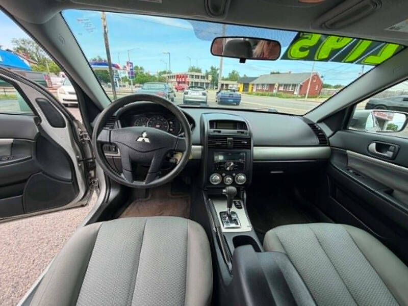 2011 Mitsubishi Galant FE