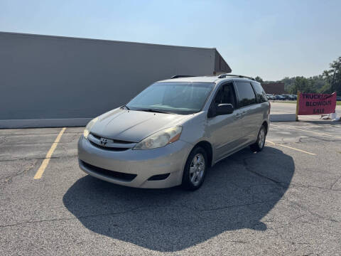 2008 Toyota Sienna LE 7-Passenger