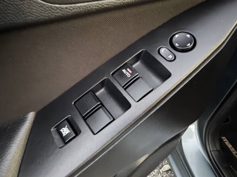 2013 Mazda MAZDA3 i Touring