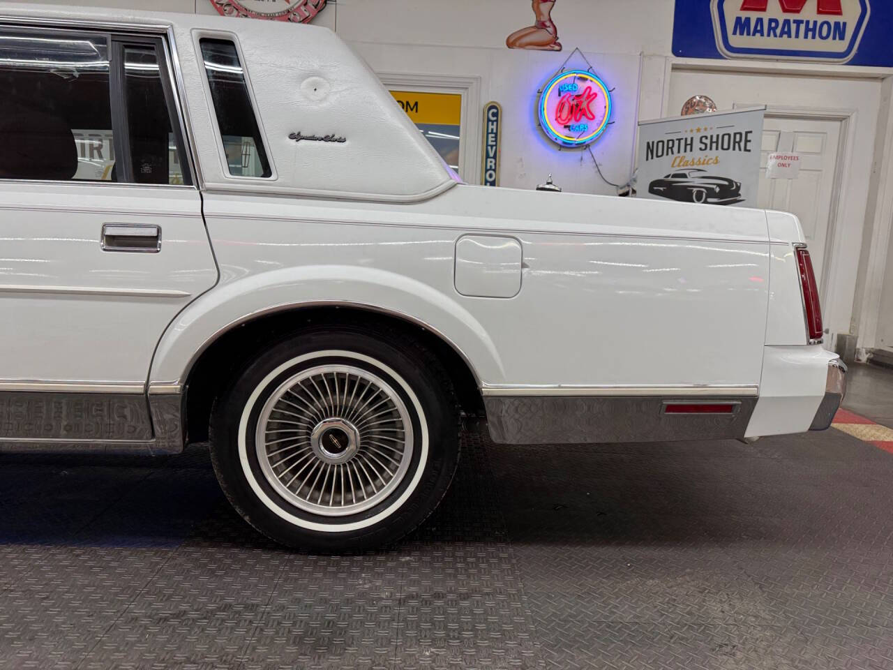 1989 Lincoln Town Car 18