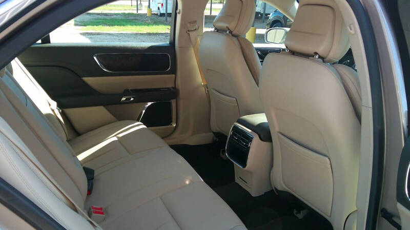 2019 Lincoln Continental Select