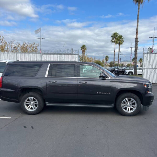 2017 Chevrolet Suburban LT