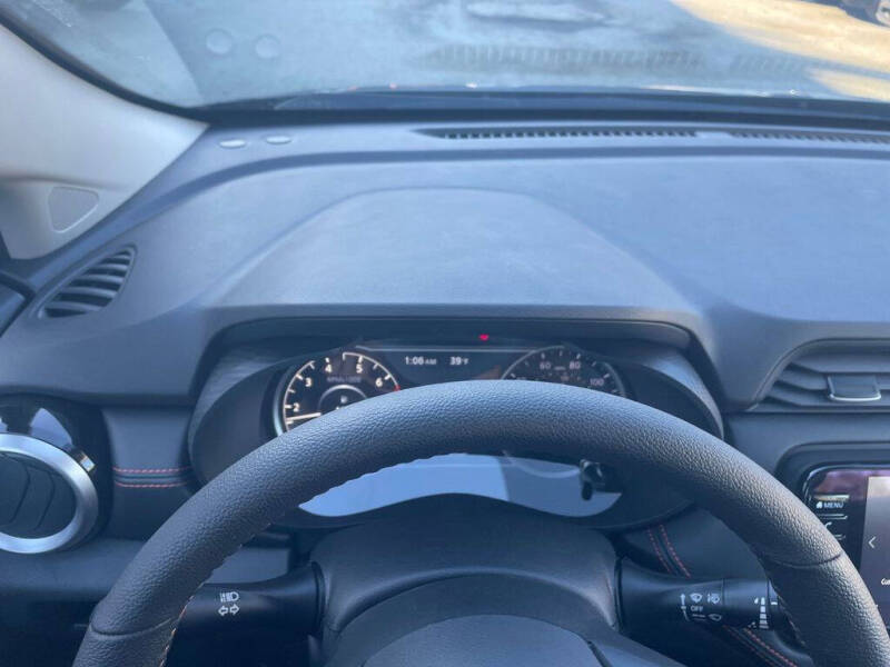 2025 Nissan Versa SR