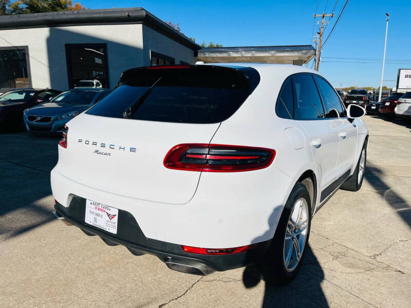 2017 Porsche Macan Base photo 6