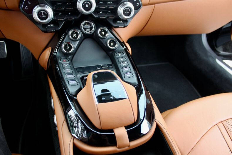 2023 Aston Martin Vantage