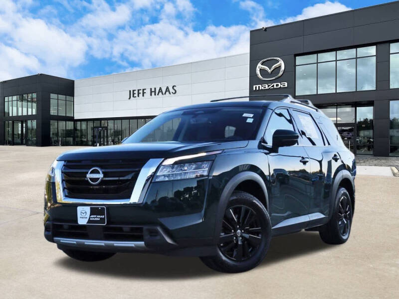 2024 Nissan Pathfinder SL