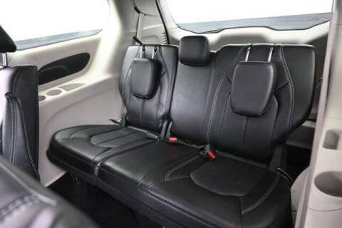 2024 Chrysler Pacifica Plug-In Hybrid Select