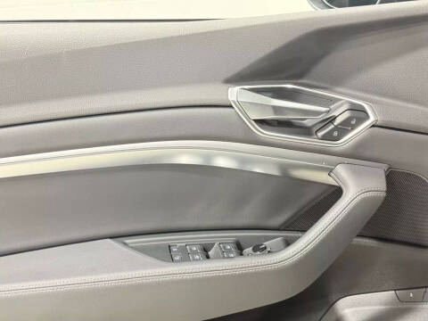 2019 Audi e-tron quattro Premium Plus