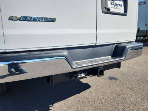 2025 Chevrolet Express 3500