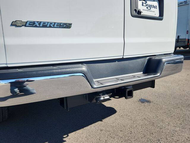 2025 Chevrolet Express 3500