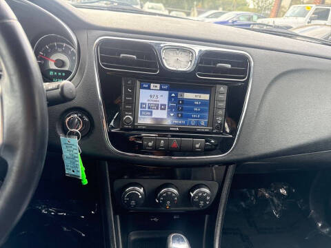 2012 Chrysler 200 Limited