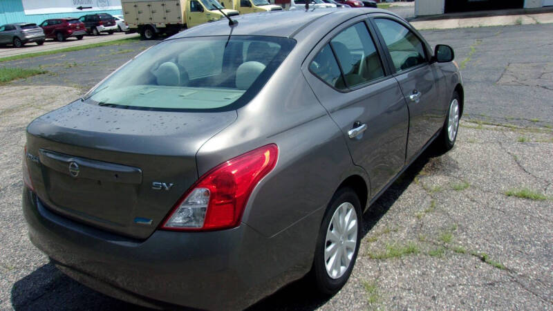 2013 Nissan Versa 1.6 SV